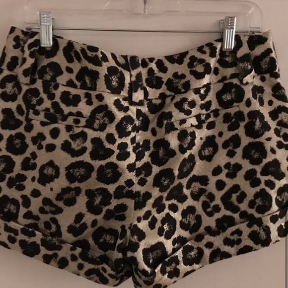 Alice + Olivia Leopard Print Caty Shorts - Picture 4 of 4